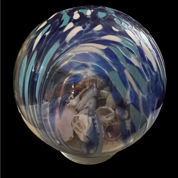 Hand blown glass “sand-globe” filled with shells & sand - Picture 3 of 5